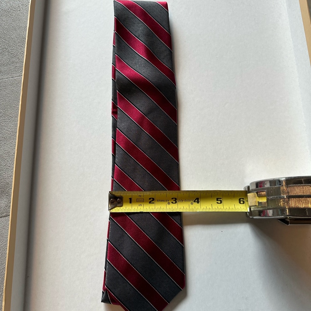 DKNY tie